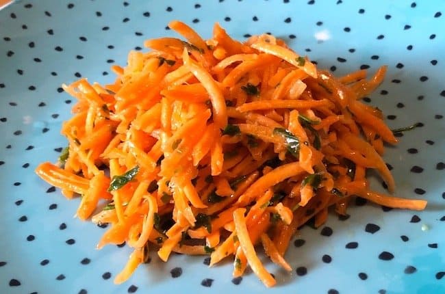 Insalata di carote crude e gratuggiate facile e veloce da fare